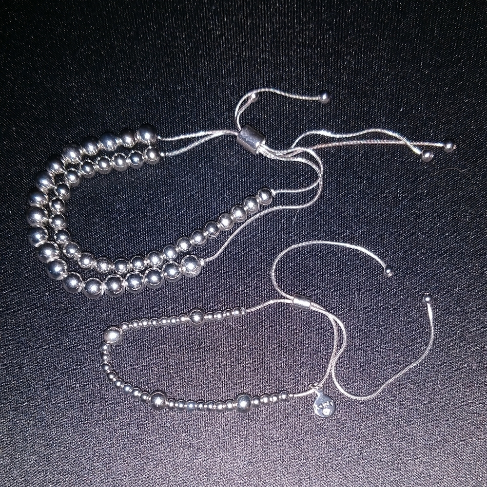 Set of 2 adjustable silver ball bracelets